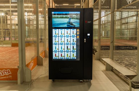 110V/220V-240V آلة بيع الوجبات الخفيفة مع نظام التبريد 3-20C وسعة عالية